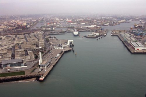 Cocaïne sur les docks du port du Havre : six têtes de réseau présumées jugées à Lille