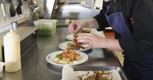 Insultes, humiliations, horaires à rallonge… Un livre choc dénonce les violences et l’« omerta » dans la gastronomie