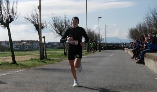 Course des sirènes à Anglet : la Normande Adeline James améliore le record