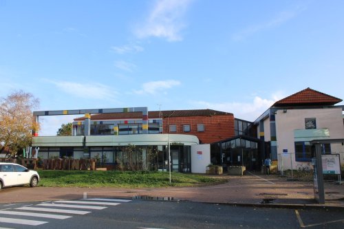 Menaces de mort dans un lycée de Gironde : la professeure, placée sous contrôle judiciaire, sera jugée en octobre