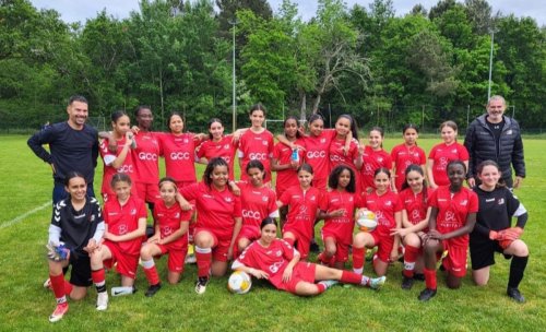 Gironde : les équipes de football féminin du club de Cenon brillent dans les divers championnats