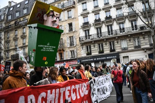 Une femme interpellée à son domicile pour avoir traité Emmanuel Macron d’« ordure »