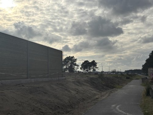 « On espérait un vrai changement » : à Gujan-Mestras, le mur antibruit de la RN 250 ne convainc pas
