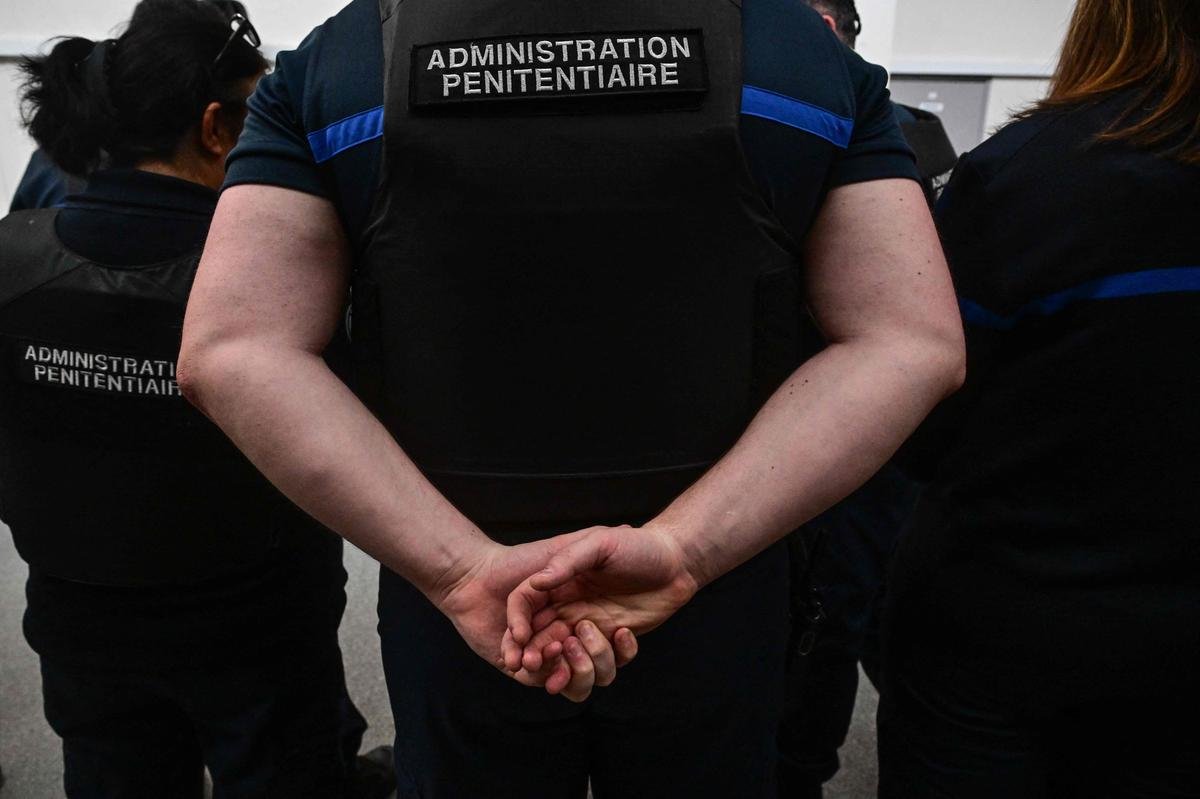 Prisons visées par des attaques : une vingtaine d’interpellations en France ce lundi matin, notamment à Bordeaux
