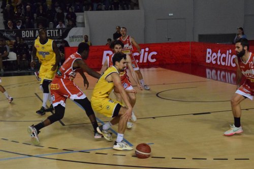Basket-ball (N2M) : les JSA Bordeaux doivent « faire parler l’expérience », selon Clément Desmonts