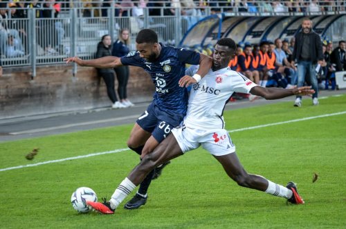 Ligue 2 : le Pau FC coule à pic face à Annecy