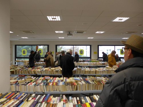 Périgueux : la foire aux livres d’Amnesty a retrouvé le centre-ville