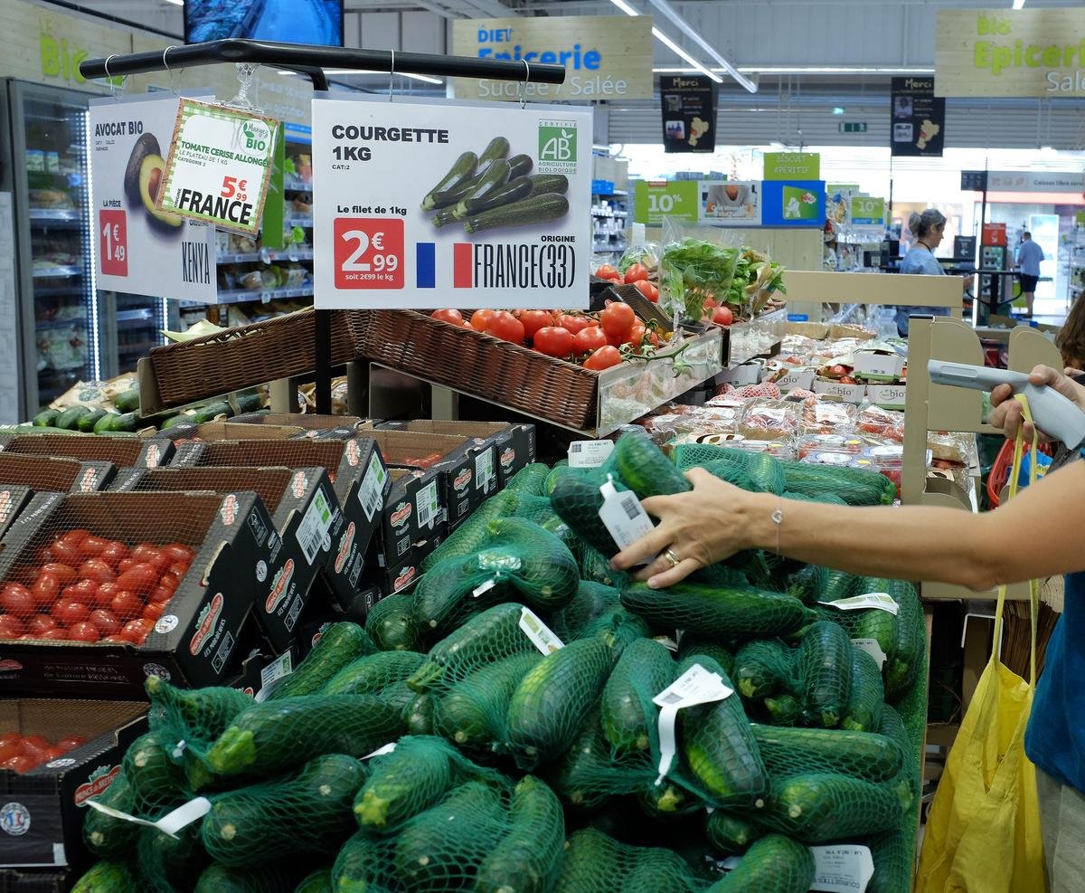 Grande distribution : des mesures censées soutenir les revenus des agriculteurs adoptées par le Parlement