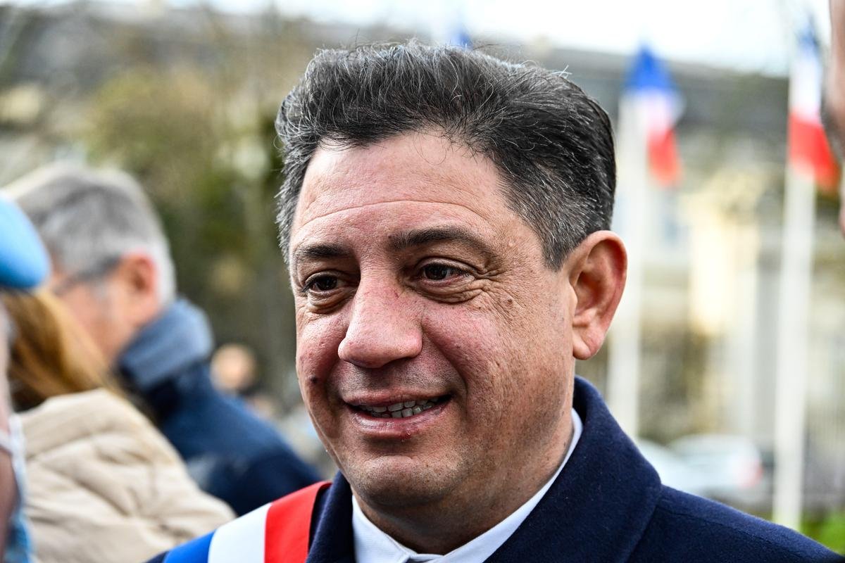 Politique en Lot-et-Garonne : le député Lepers sort du rang et vote une des deux motions de censure