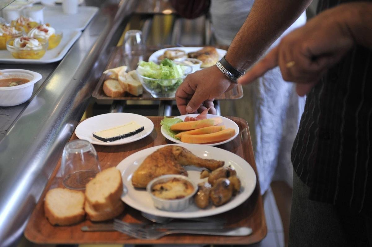 Colère des agriculteurs : la restauration collective revendique 71 % de viande française dans ses cantines