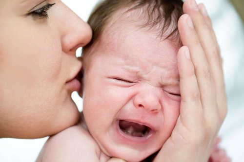 Bébés : trop d’opérations du frein de la langue non justifiées