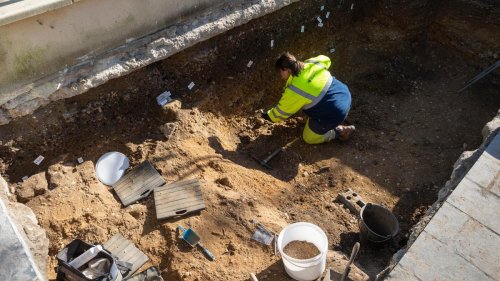 Des squelettes de bébés mort-nés datant du Moyen Âge découverts par des archéologues en Gironde