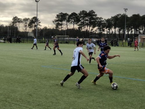 Football (National 3) : le FC Bassin d’Arcachon s’impose pour sa dernière à domicile contre Blagnac