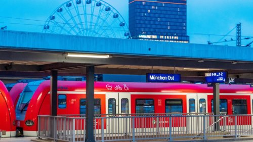 München: Frau folgt stur ihrem Navi – und landet auf Bahngleis