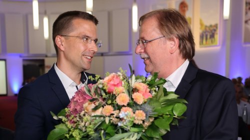 Applaus im Stehen - Christoph Kern ist neuer BFV-Präsident