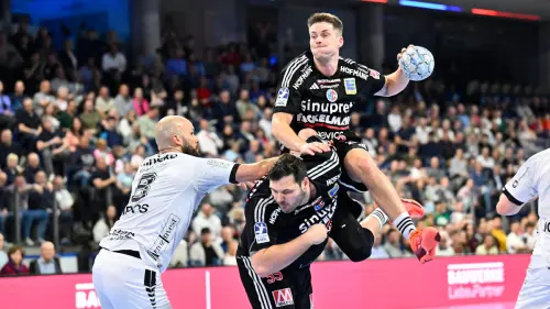 Der Ball muss ins Tor