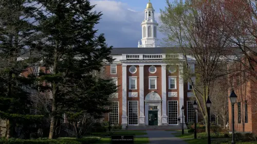 Trump-Regierung verbietet Harvard die Aufnahme ausländischer Studenten