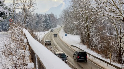 Bad Tölz-Wolfratshausen. Wintereinbruch führt zu Serie von Unfällen.