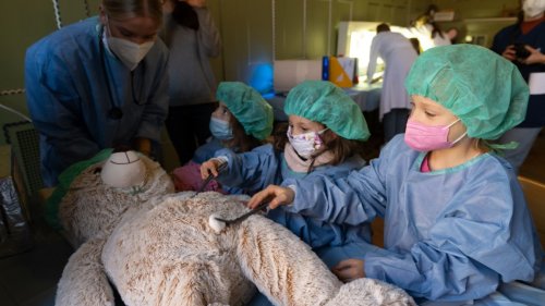 München: Die Aktion Teddybär-Krankenhaus in der München Klinik Schwabing