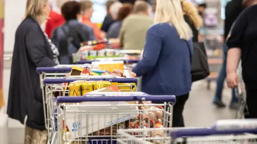 Der Mann, ein Platzhalter - wie Frauen an der Supermarktkasse tricksen