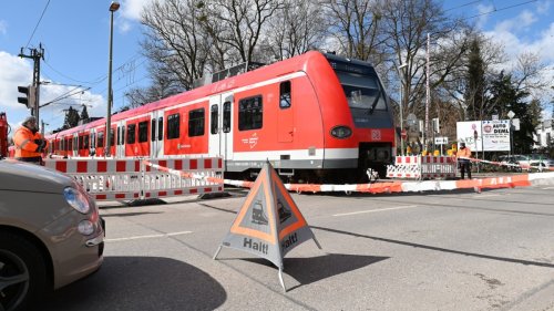 München-Fasanerie: Bahn verschweigt Beinahe-Katastrophe an Bahnübergang