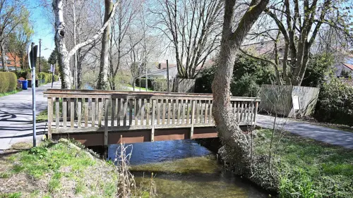 Meterhohe Betonmauern für den Hochwasserschutz