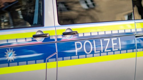 München: Porschefahrer rast auf Polizisten zu, die geben Schüsse ab