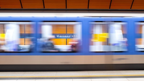 München: Betrunkener stürzt am U-Bahnhof Marienplatz ins Gleis