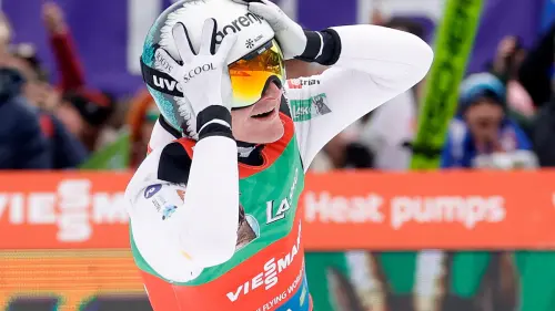 254,5 Meter: Domen Prevc fliegt zum Weltrekord