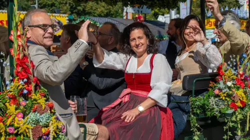 Die Wirtin eines der ältesten und größten Wiesn-Zelte hört auf