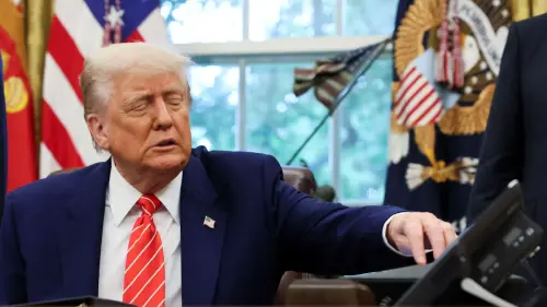 Vorsicht, Trump greift wieder zum Hörer