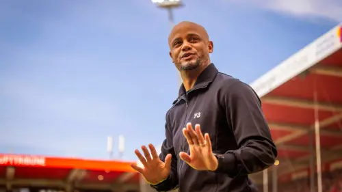 Hoppla! Ein Trainer, der die Kabine nicht verliert!