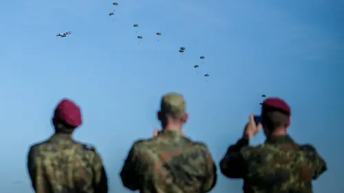 Sind die neuen Fallschirme der Bundeswehr untauglich?