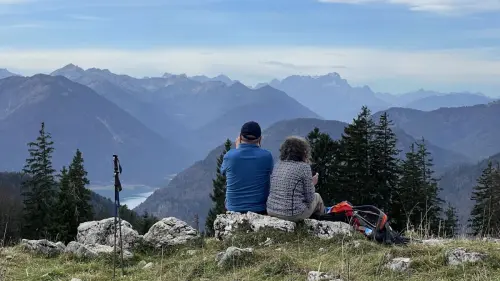 Wenn der Berg schon im Frühjahr ruft: So bereitet man sich auf die ersten Wanderungen vor