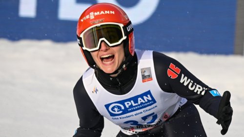 Skispringen: Katharina Althaus springt auf fast 150 Meter