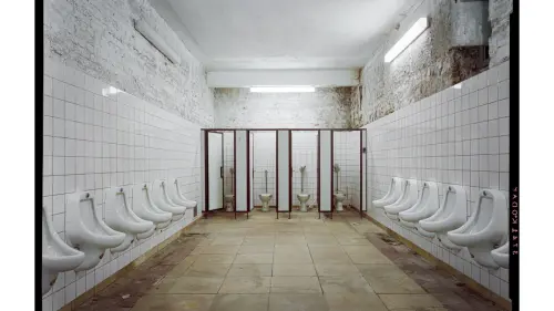Hitlers Redetribüne – ein gewaltiges Pissoir