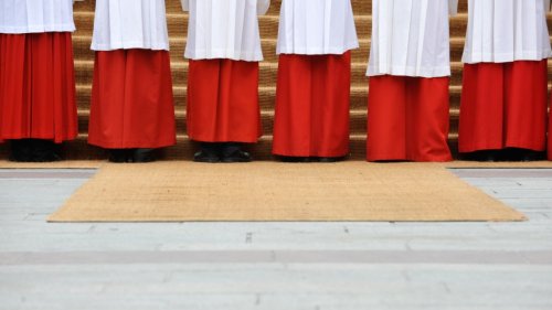 Würzburg: Kirchenrechtliche Folge nach Kindesmissbrauch