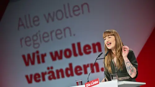 Eine Hyäne im Deutschen Bundestag