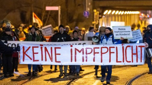 Coronavirus-Newsblog für Bayern:Mehr als 100 Kundgebungen gegen Corona-Politik