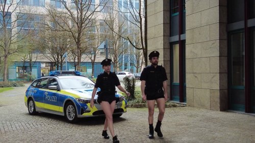 Warum es der bayerischen Polizei an "Repräsentationshosen" mangelt