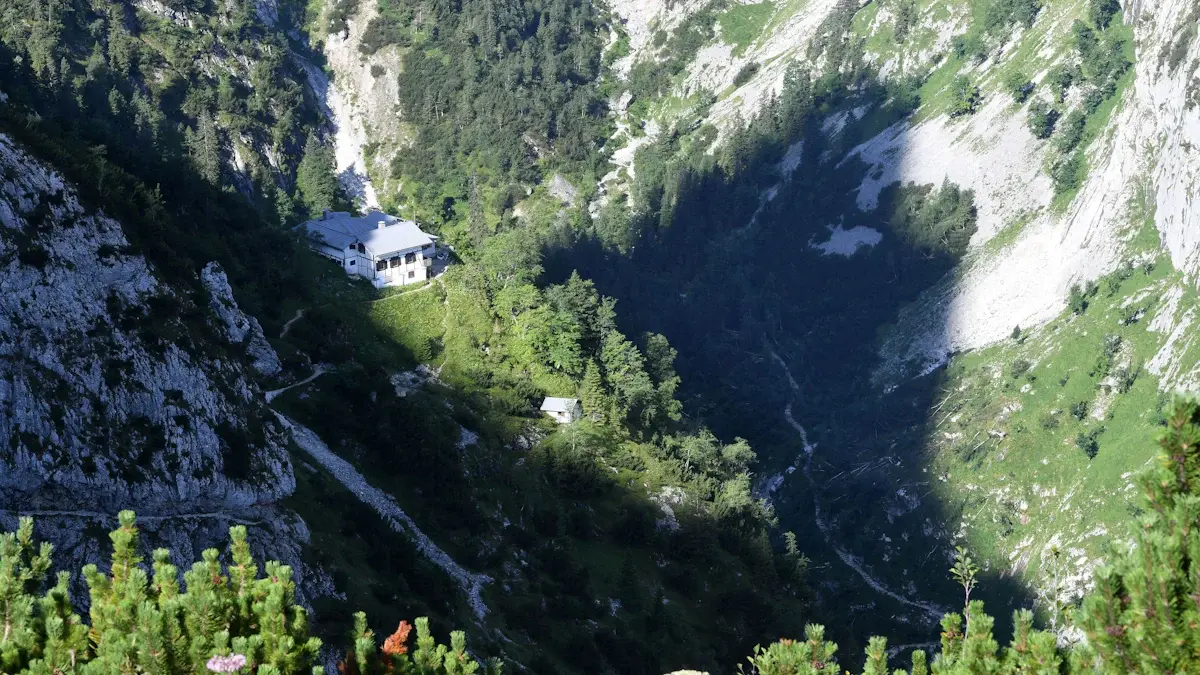 Tourist beim Bergsteigen im Höllental tödlich verunglückt