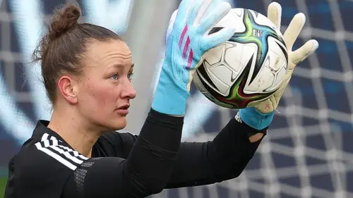Almuth Schult beendet Karriere als Fußballerin