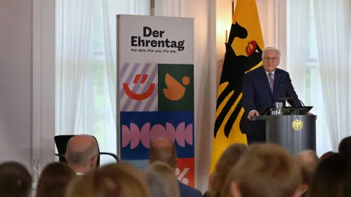 Steinmeier will neuen Festtag für Demokratie