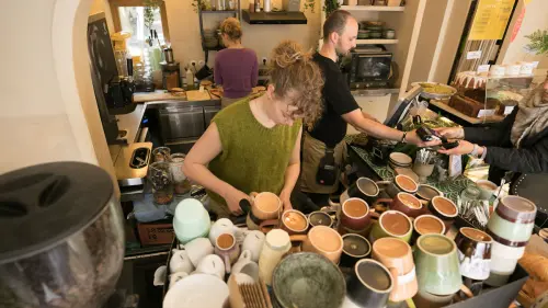 Kunst, Keramik und Kuchen