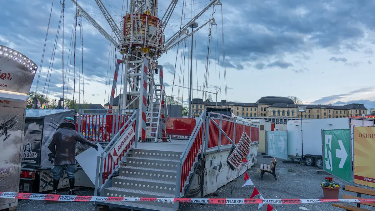 Unfall in Kettenkarussell: Ermittlungen laufen – Festbetrieb geht weiter