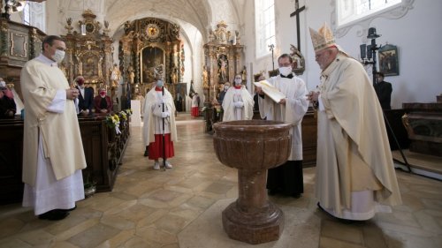 Katholische Kirche: Münchner Frauen sollen taufen und trauen dürfen