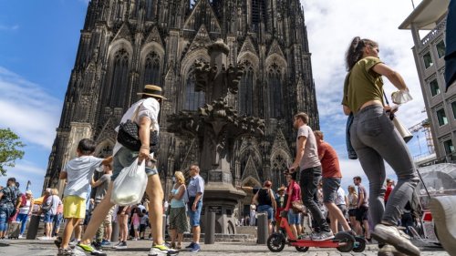 Tourismus: Übernachtungszahlen im Juli weiter unter Vorkrisenniveau