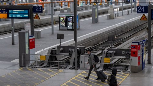 Warnstreik von Verdi und EVG: Reaktionen von Passagieren in München