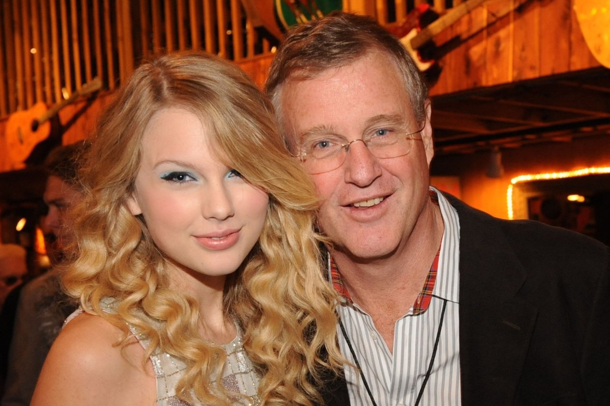 Taylor Swift's Father Under Investigation for Allegedly Attacking Paparazzi