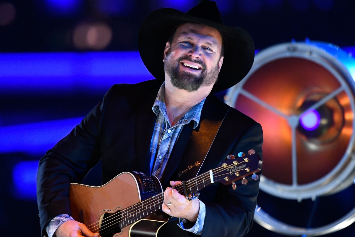 Garth Brooks Offers to 'Send a Plane' If Travis Kelce Will Sing 'Friends in Low Places' at Bar Opening